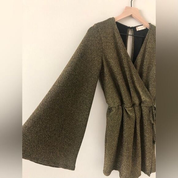 NWT Altar'd State Flare Sleeve Romper in Gold Shimmer - Size S - Picture 2 of 9